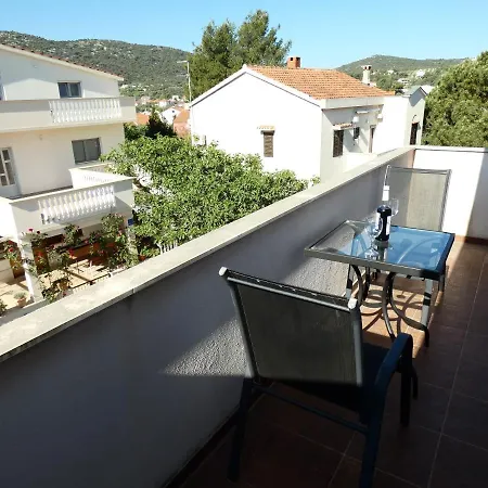 11075b Apartamento Vinišće